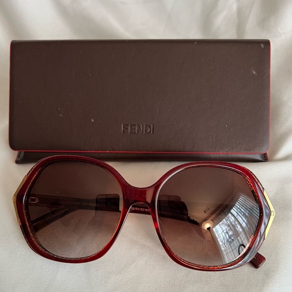 Fendi Oversized Red/Gold Sunglasses - Picture 2 of 9